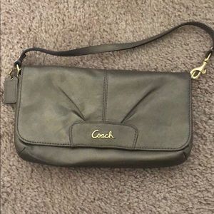 Used gold/pewter Coach wristlet 3/$20!🛍
